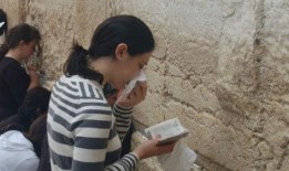 娱乐吃瓜君有妈吗,揭秘“吃瓜君”背后的家庭故事